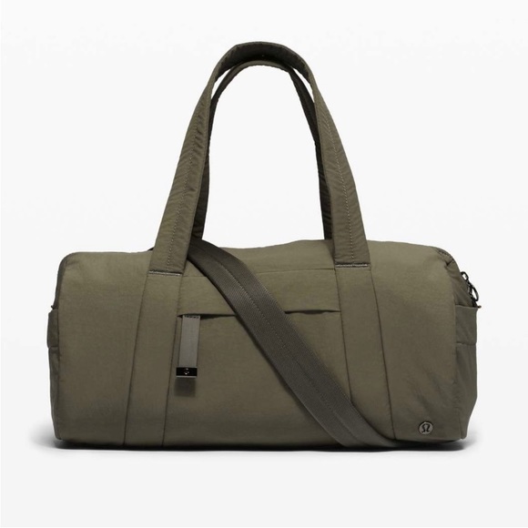 Lululemon On My Level Barrel Bag *16L - Picture 10 of 10